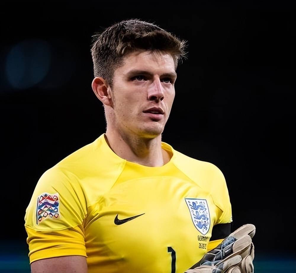 开云-莱万多夫斯基遭遇十二持续失利，切尔西教练压力巨大！